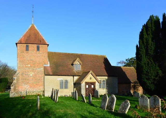 St Peter's Church and graveyard in Tadley